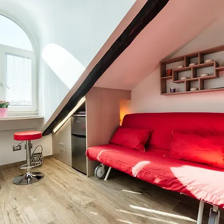 Guesthost - Multifunctional Stylish Turín