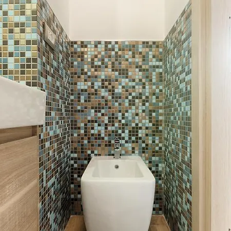 Guesthost - Multifunctional Stylish *