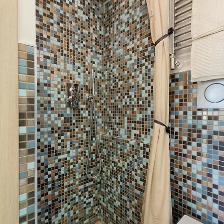 Guesthost - Multifunctional Stylish Turín