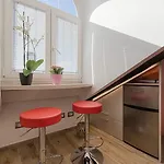 Guesthost - Multifunctional Stylish * Turin